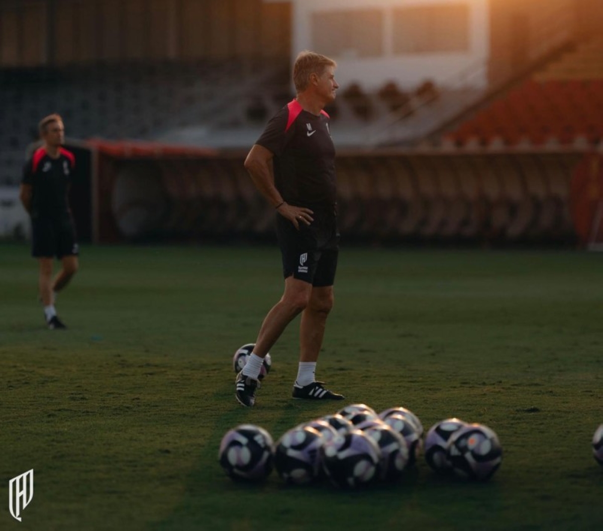 إدارة القادسية تواجه ضغوطاً بسبب ميشيل