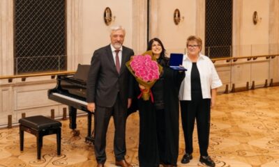 تكريم هبة القواس بوسام الشرف الروسي في منتدى دولي