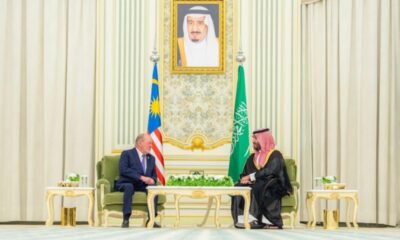 ولي العهد وملك ماليزيا يعقدان مباحثات رسمية بالرياض