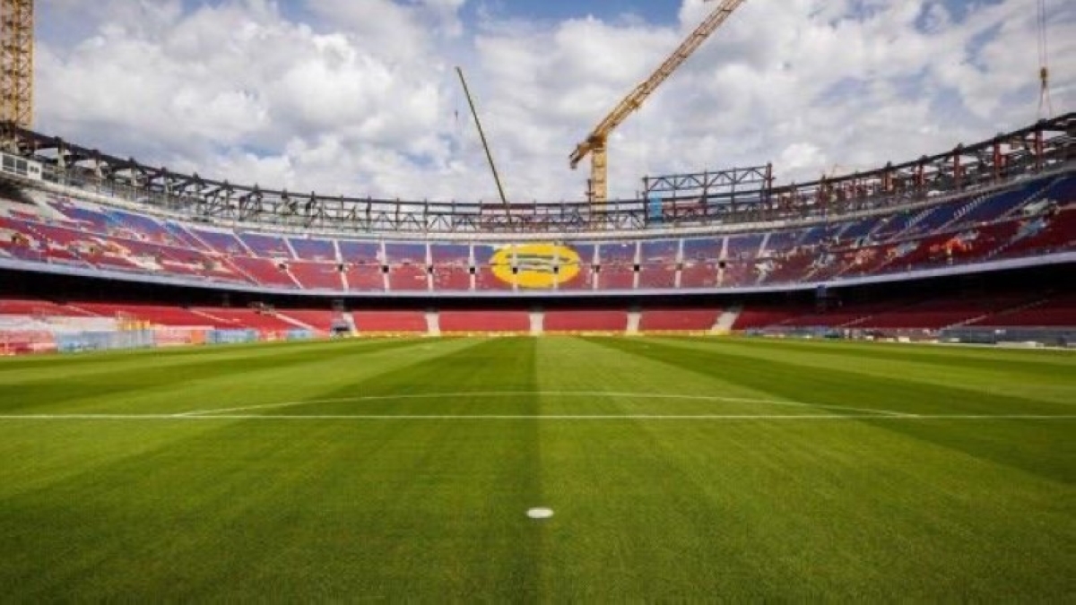 احتجاجات تعرقل عودة برشلونة إلى ملعبه الرئيسي