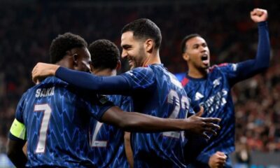 أرسنال يهزم سلافيا براغ بثلاثية في دوري الأبطال