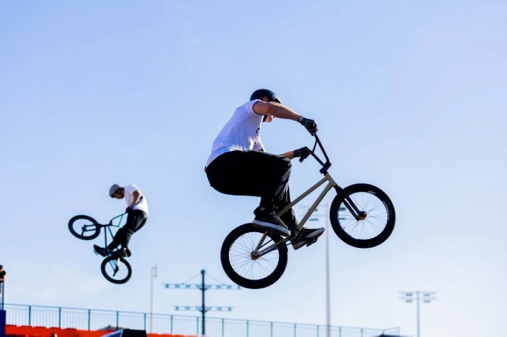 إسبانيا تحصد ذهبية الفرق المختلطة ببطولة الدراجات بالرياض