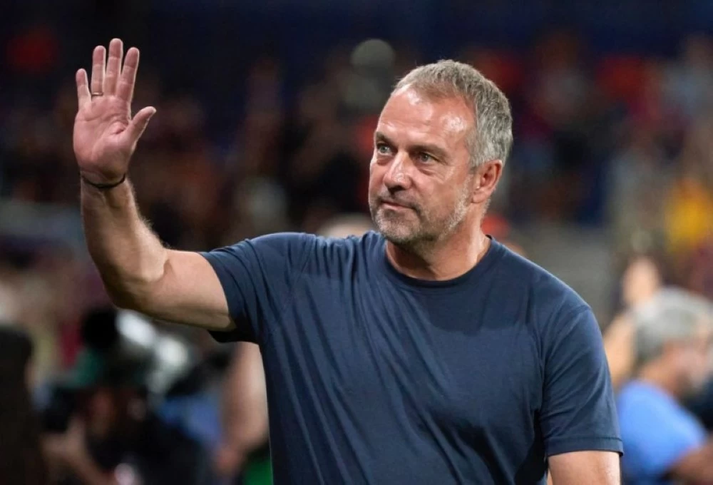 فليك ينهي جدل رحيله عن برشلونة بثلاث كلمات