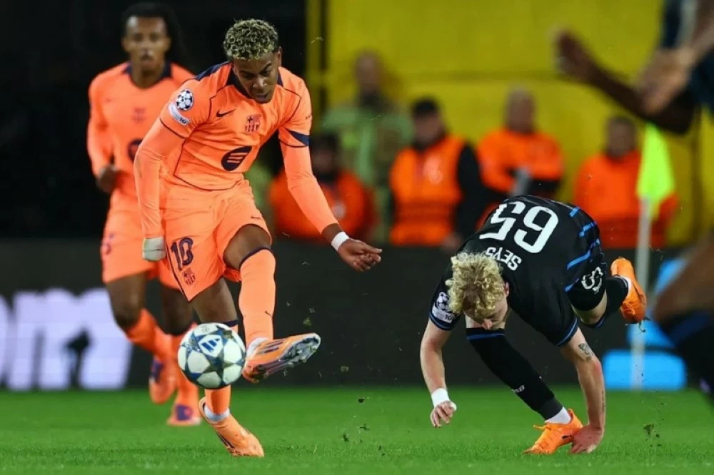 برشلونة يتفوق على كلوب بروج بفضل النيران الصديقة