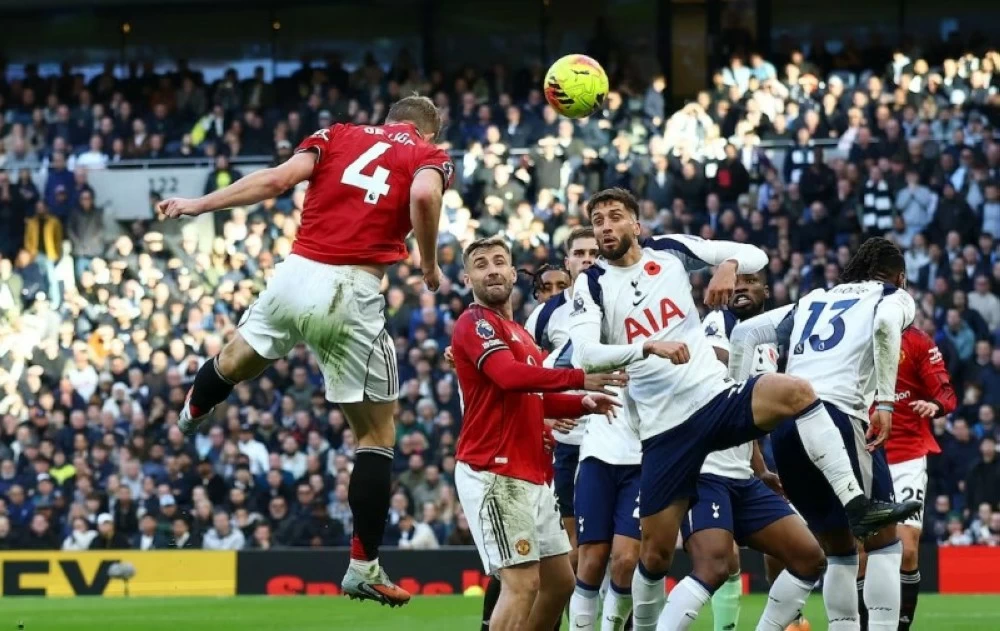 مانشستر يونايتد ينتزع تعادلاً مثيراً أمام توتنهام