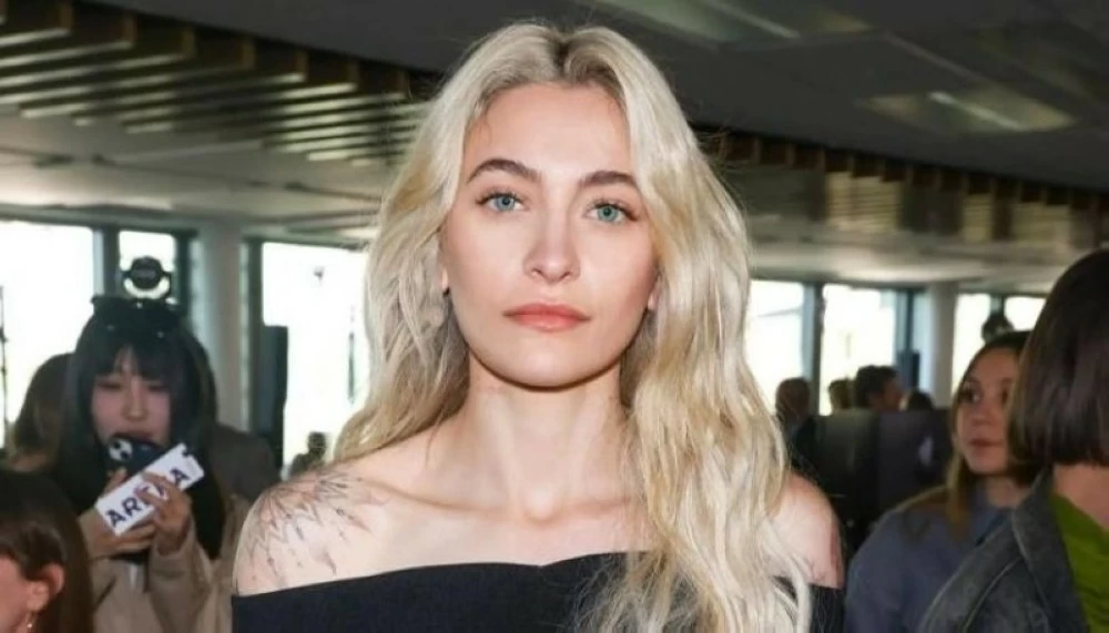 باريس جاكسون: تحديات صحية بسبب ثقب الأنف