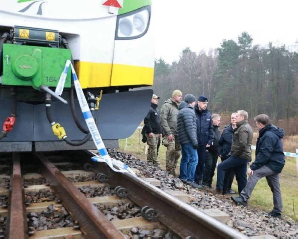انفجاران يضربان خط المساعدات البولندي إلى كييف