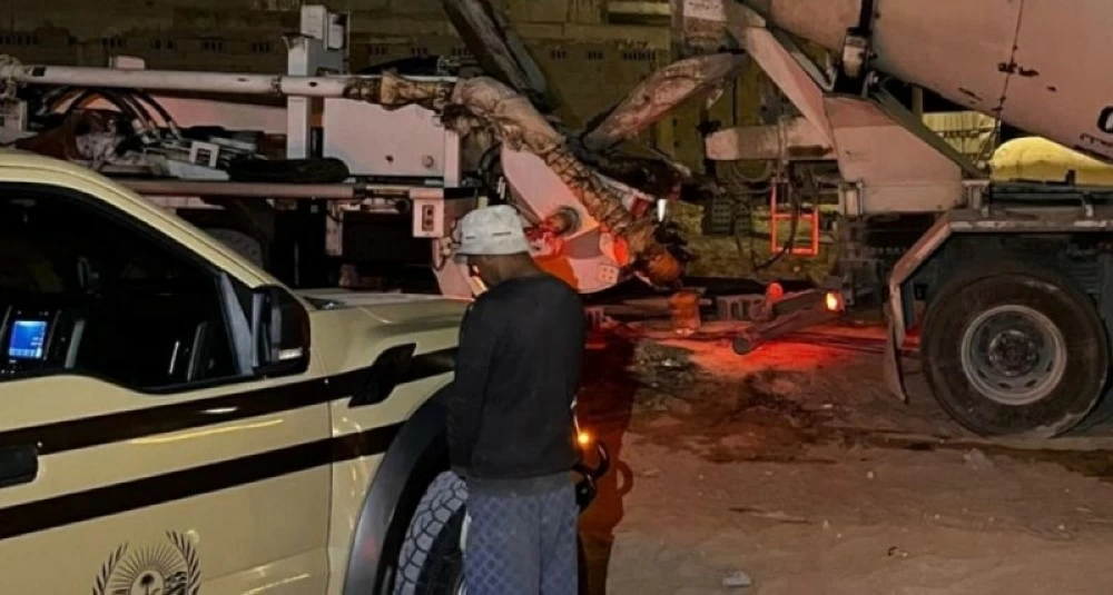 ضبط مخالف بالشرقية لتلويث البيئة بمواد خرسانية