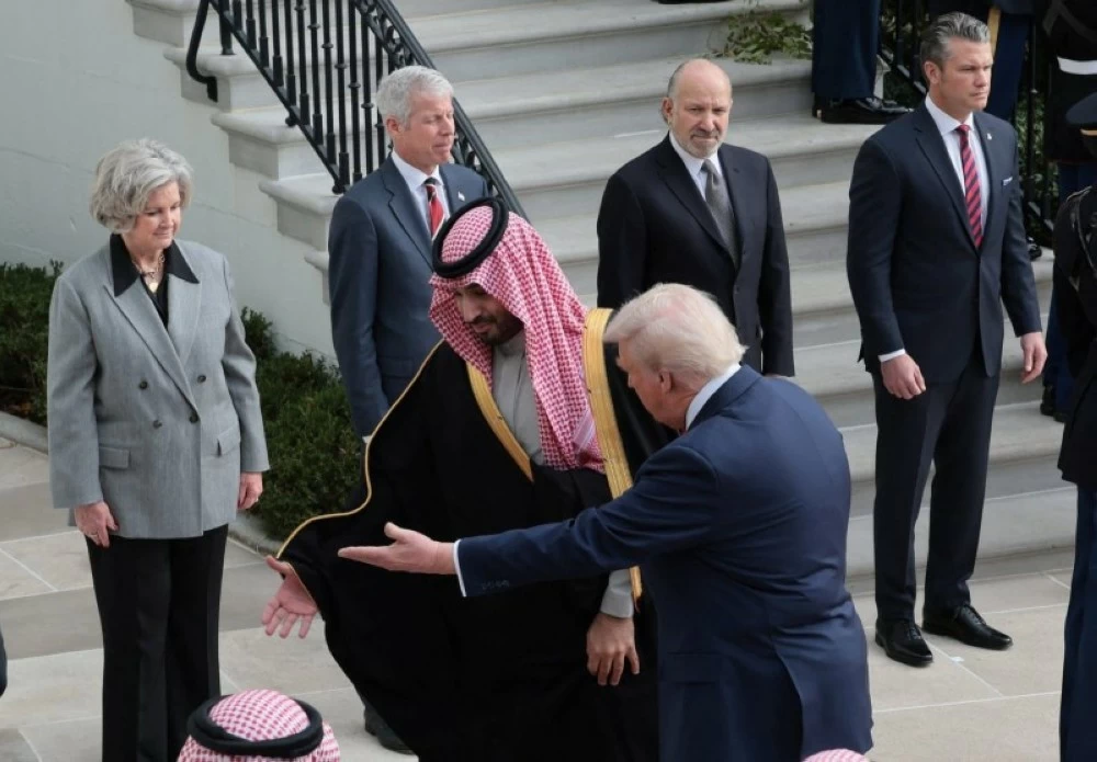 الرئيس الأمريكي يستقبل ولي العهد بتجاوز البروتوكول