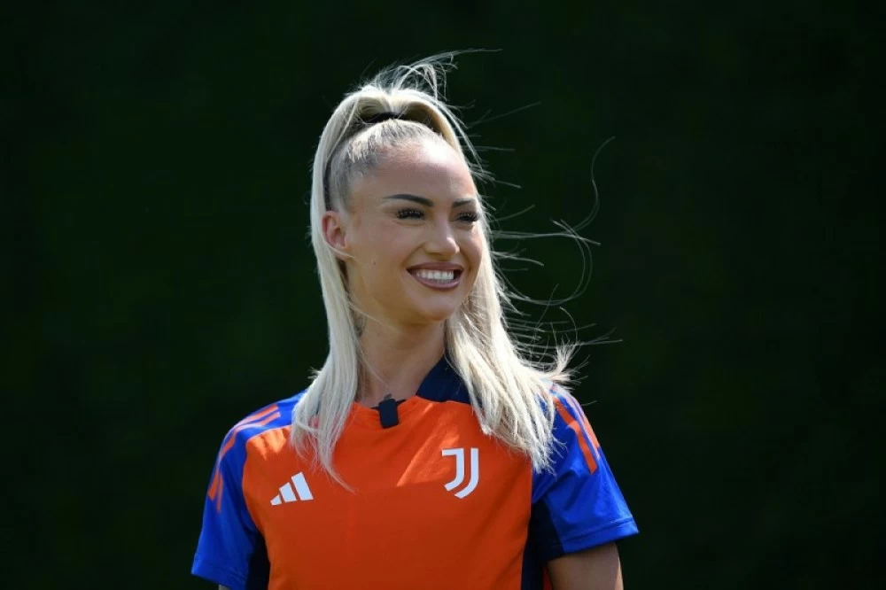 أليشا ليمان تطلب من اللصوص إعادة مسروقات منزلها