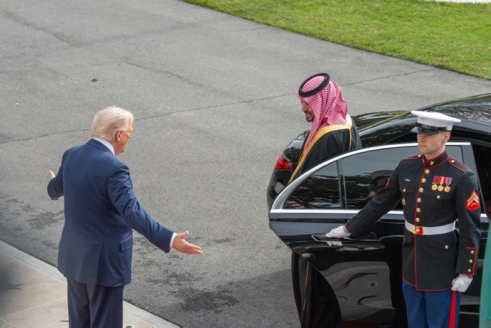 ولي العهد يناقش قضايا العرب والمسلمين في البيت الأبيض