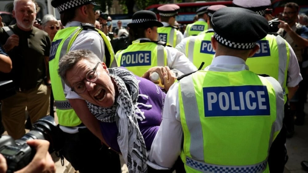 محاكمة 6 نشطاء في بريطانيا لهجومهم على مصنع إسرائيلي