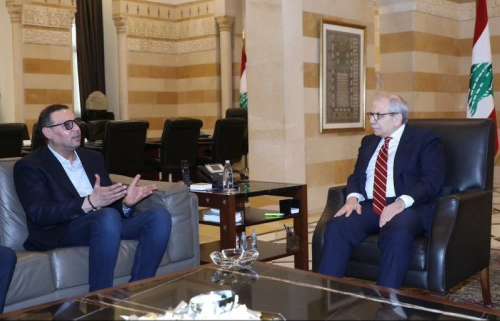 رئيس وزراء لبنان يلتقي هنيبعل القذافي: تفاصيل اللقاء