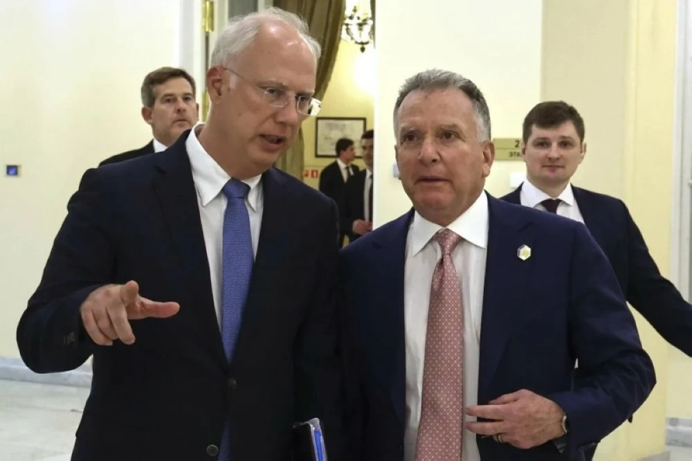 واشنطن وموسكو تخططان لإنهاء حرب أوكرانيا قريباً