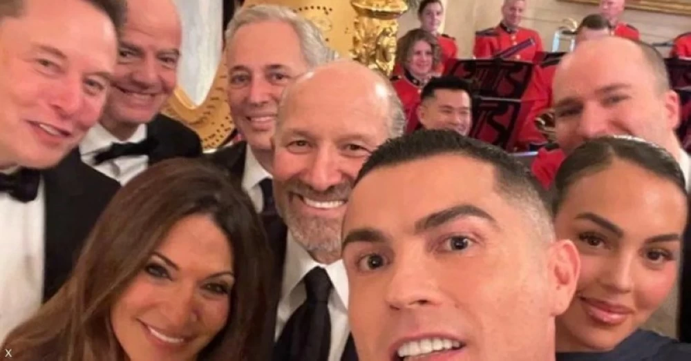 ترمب يمزح مع رونالدو: ابني سيحترمني بفضلك