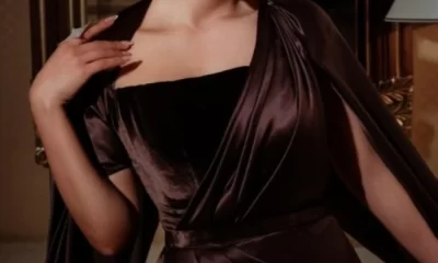 إطلالة ملكية بثينة الرئيسي بالساتان البني تخطف الأنظار