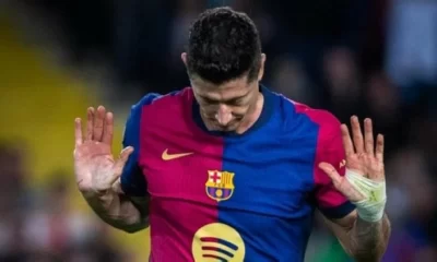 برشلونة يطلب من ليفاندوفسكي التوقف عن تسجيل الأهداف