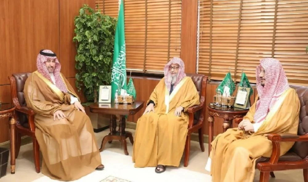 مفتي عام المملكة يستقبل رئيس الجمعية الوطنية لحقوق الإنسان بالرياض