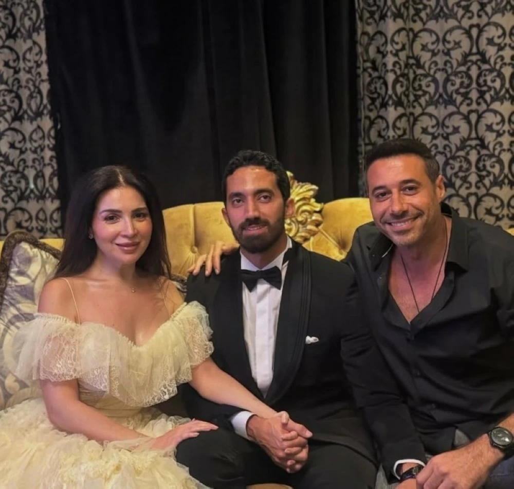 ماي عز الدين تفاجئ جمهورها بزواجها من أحمد تيمور