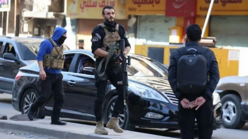 تمديد حظر التجول في حمص والداخلية تنفي طائفية جريمة زيدل