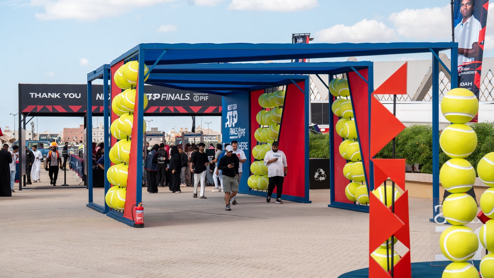 منطقة مشجعي تنس جدة: نافذة على مستقبل الرياضة السعودية