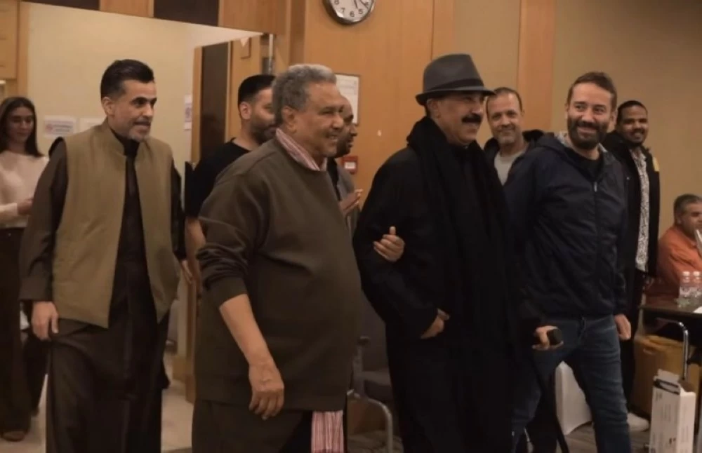 لقاء محمد عبده والرويشد في الكويت يشعل الأجواء الفنية