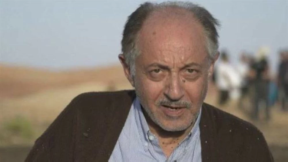 عبد العزيز مخيون يطمئن جمهوره بعد جراحة ناجحة في المخ