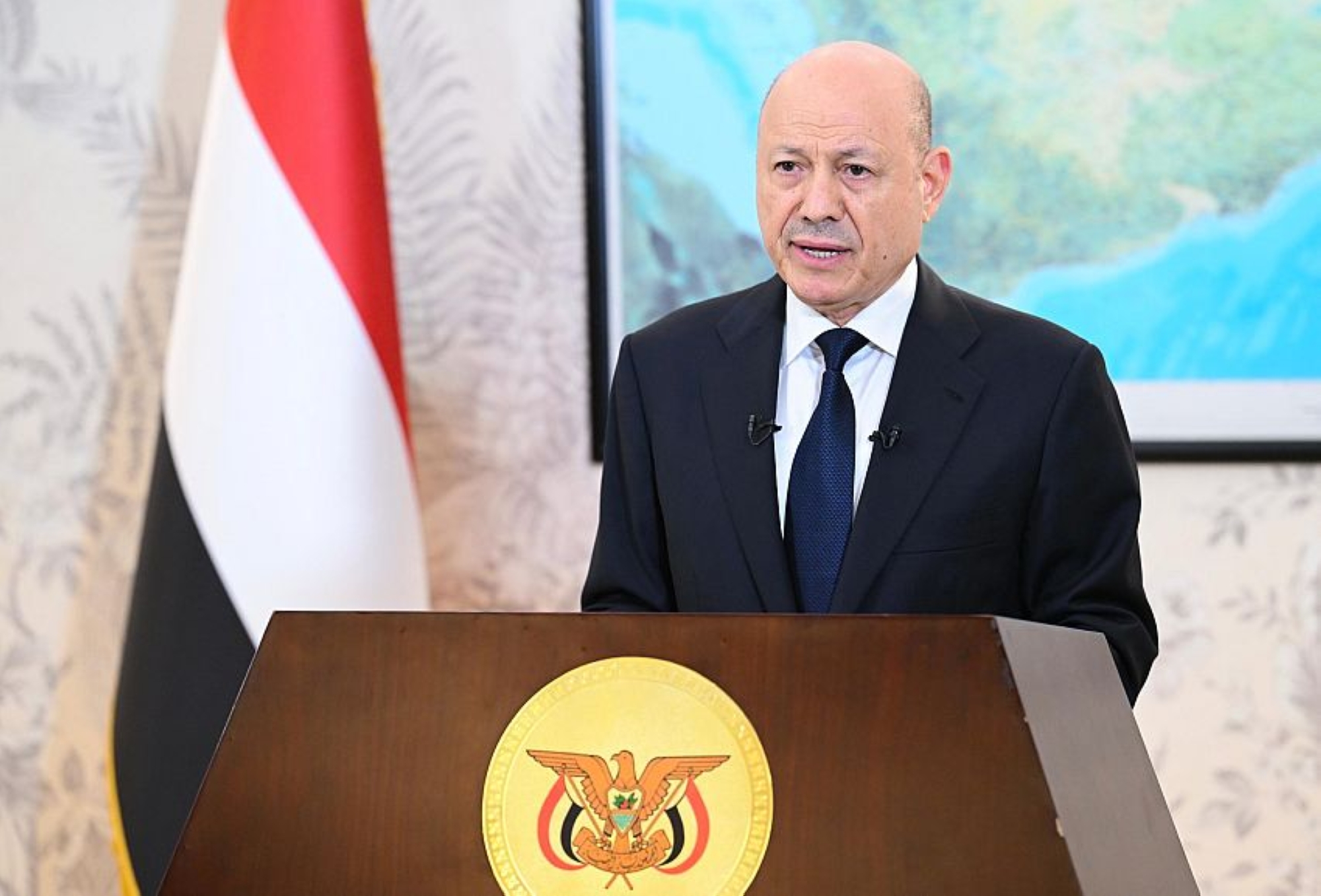 العليمي يطلب استضافة مؤتمر جنوبي بالرياض لحل القضية اليمنية