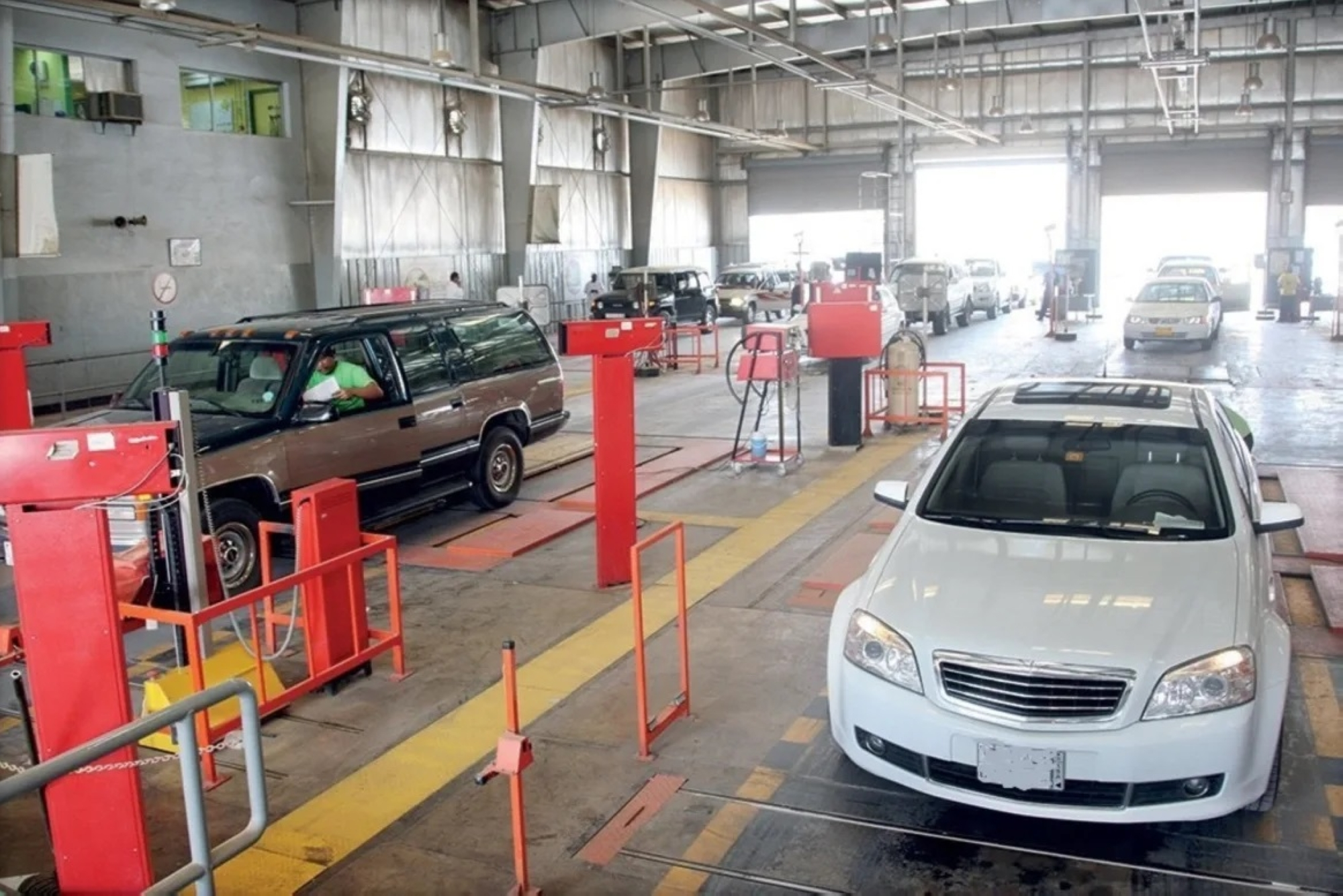 هيئة المواصفات تفحص 600 ألف مركبة لتعزيز السلامة المرورية