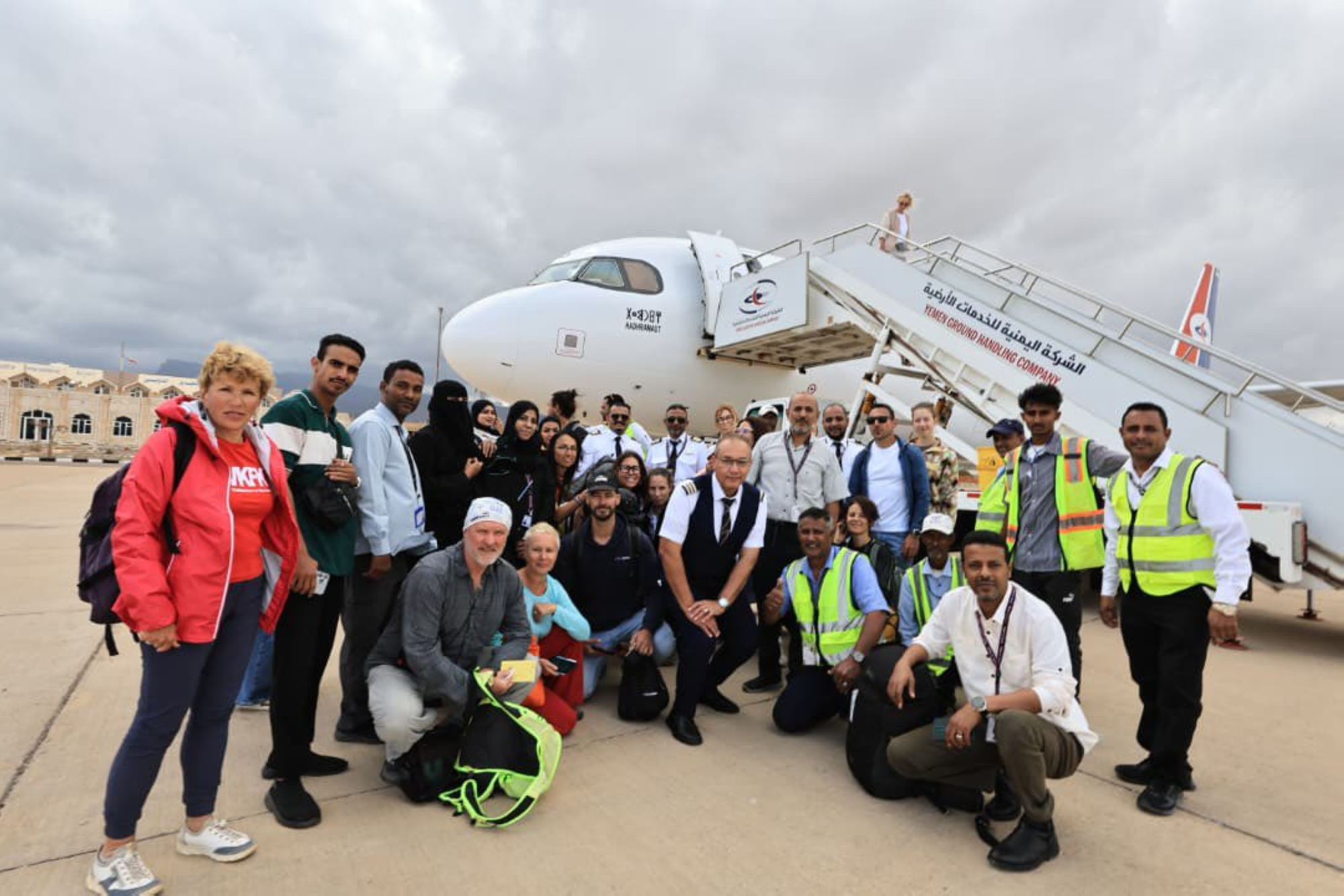 اليمن تفتح خطوط طيران جديدة من سقطرى والمخا إلى جدة