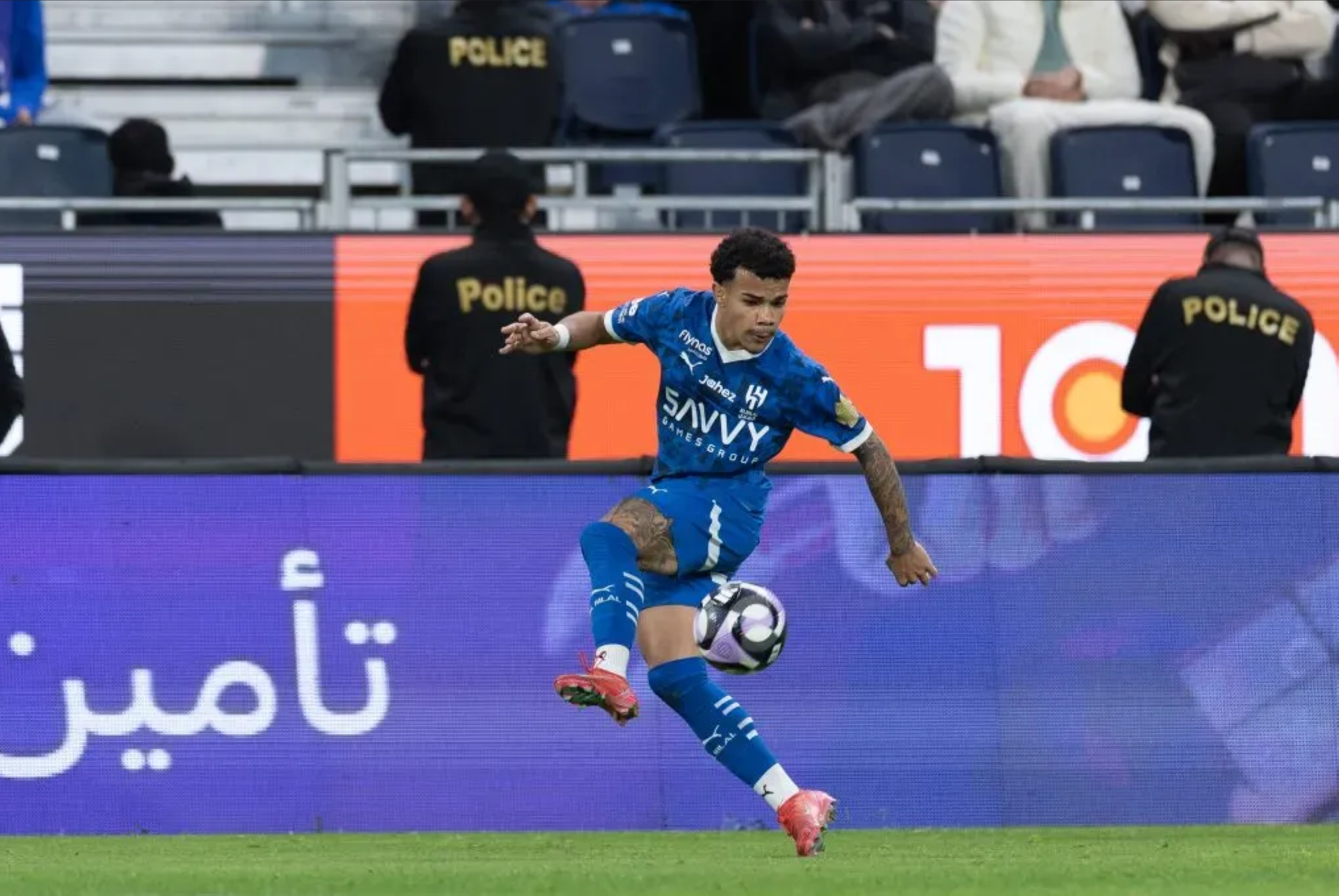 جدل ديربي الرياض: لاعب هلالي يغادر الملعب قبل لقاء النصر