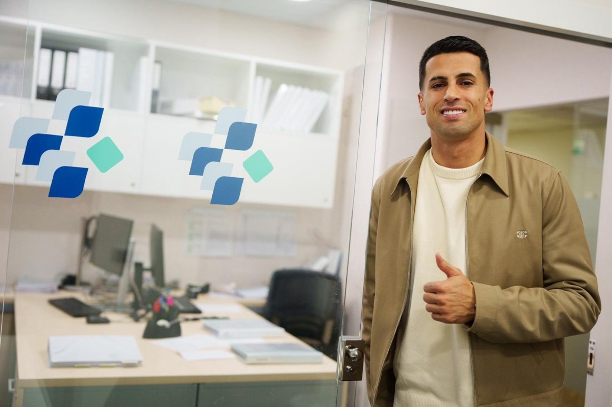 جواو كانسيلو في برشلونة: تفاصيل الفحص الطبي والانتقال الرسمي