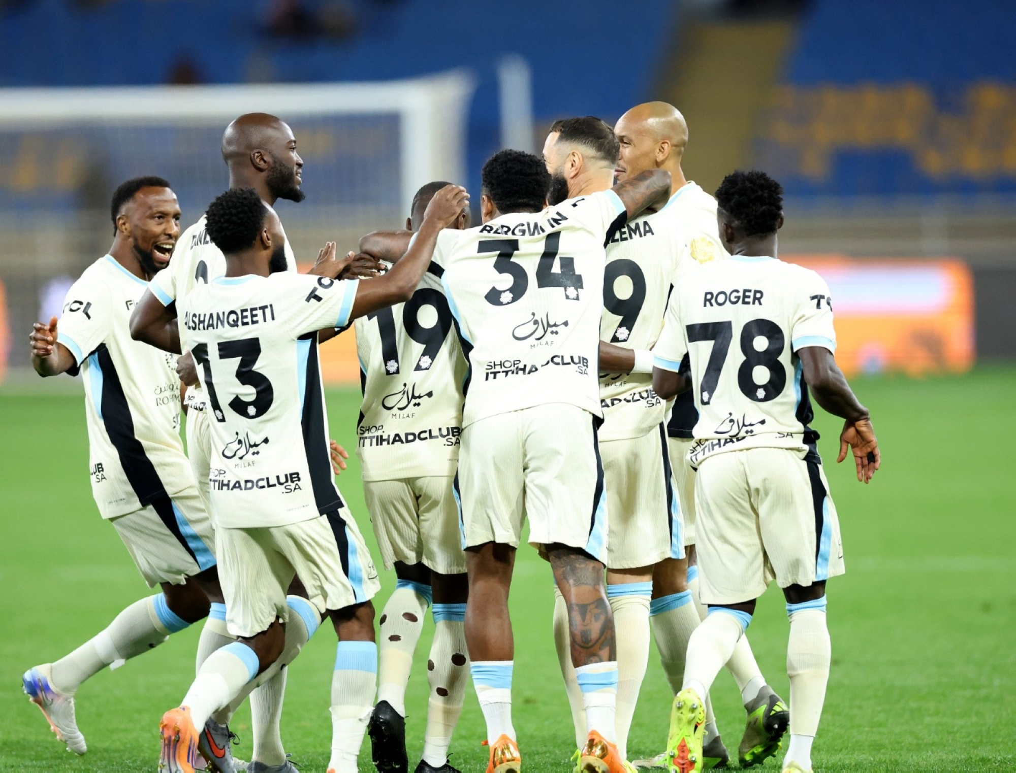 مواجهات حاسمة بدوري روشن: الاتحاد يواجه ضمك وصراع بالأسفل