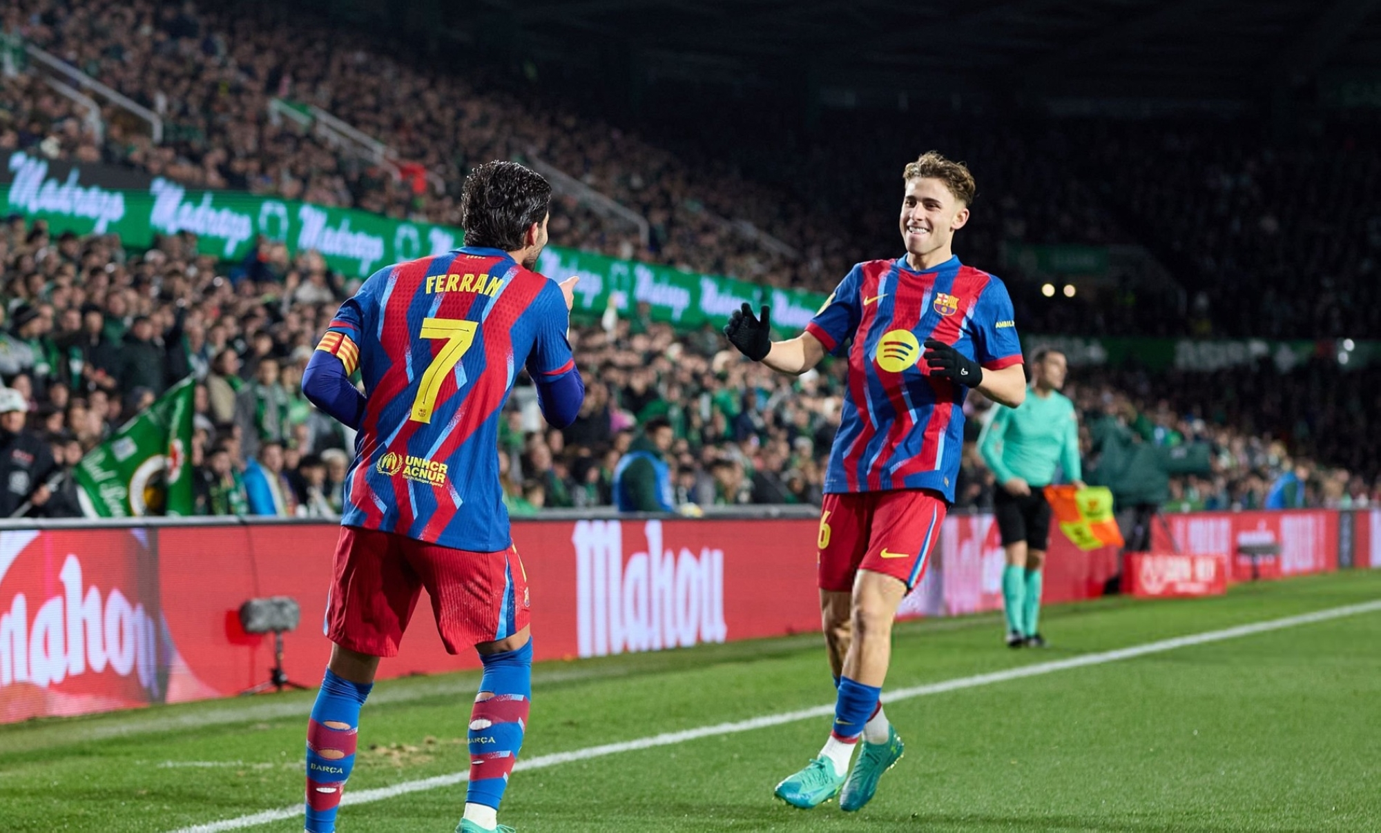 برشلونة يتأهل لربع نهائي كأس الملك بفوز صعب على سانتاندير