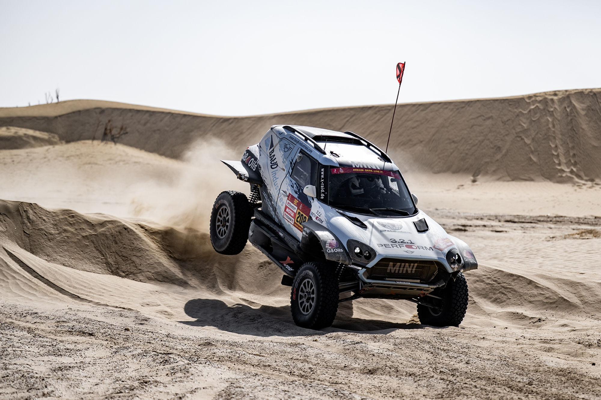 ناصر العطية يعزز صدارته لرالي داكار السعودية قبل الجولة الختامية