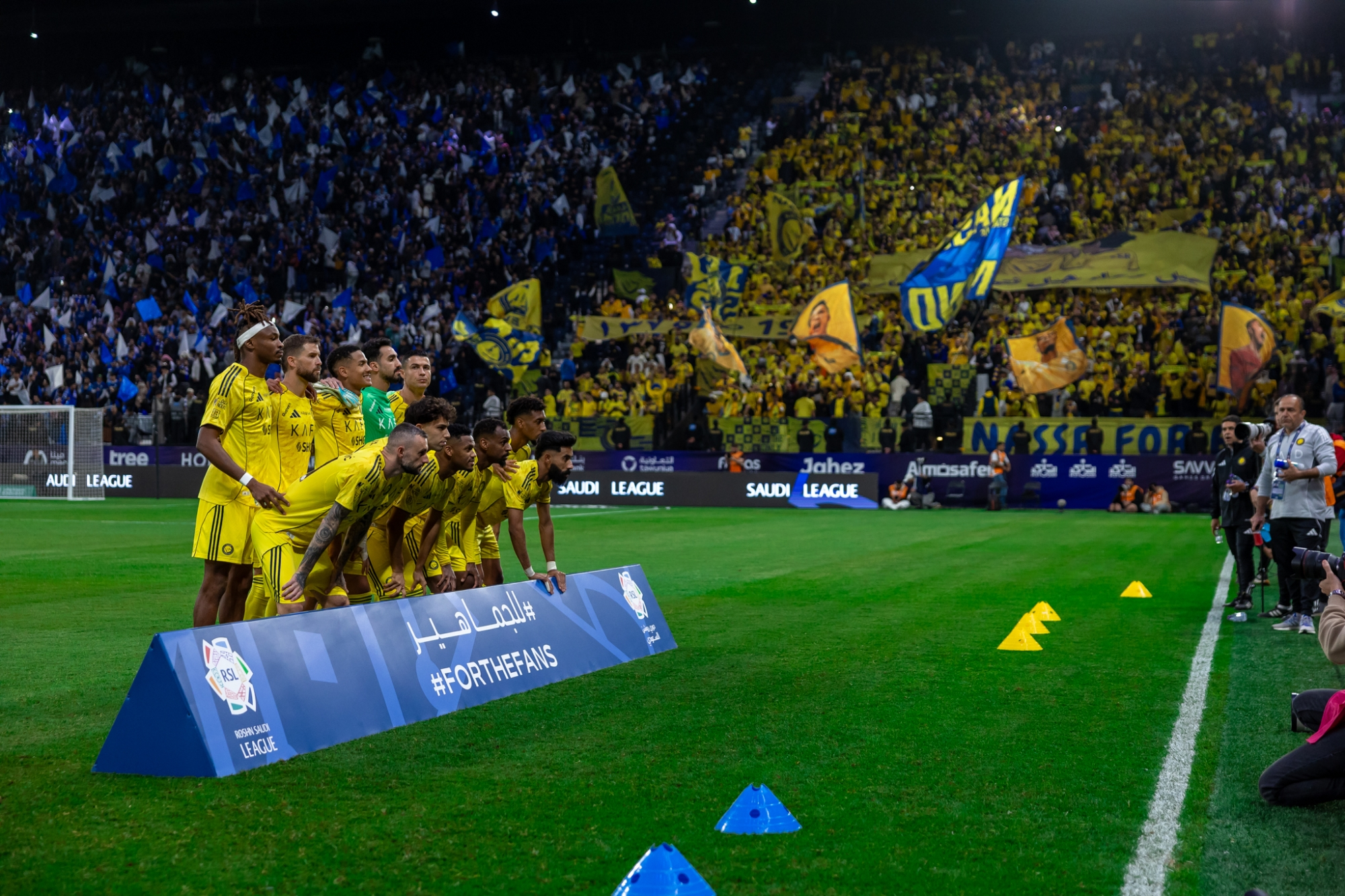 حكام مباريات الأهلي والنصر والشباب في دوري روشن السعودي