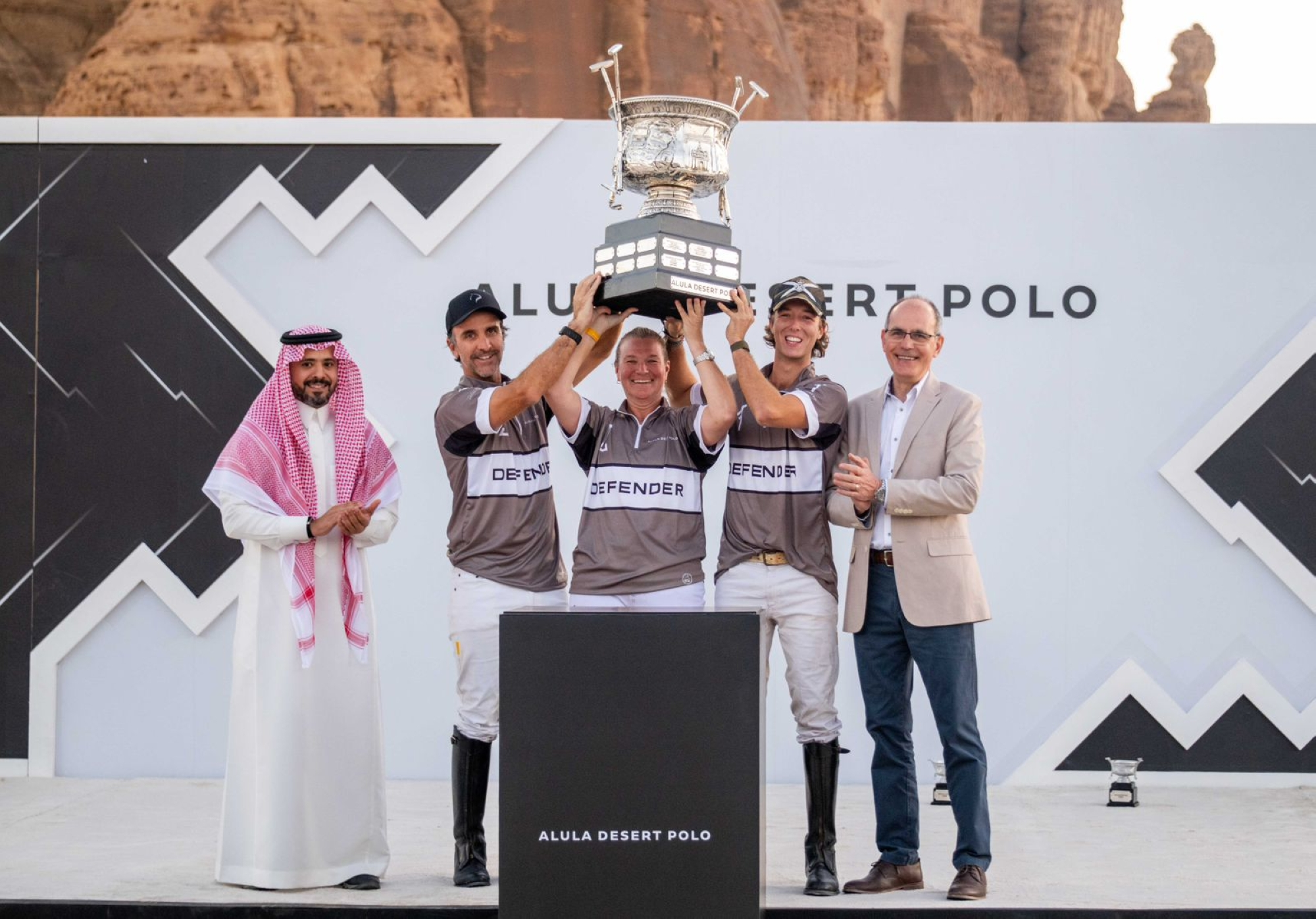 فريق ديفندر يحصد لقب بطولة العلا لبولو الصحراء 2024