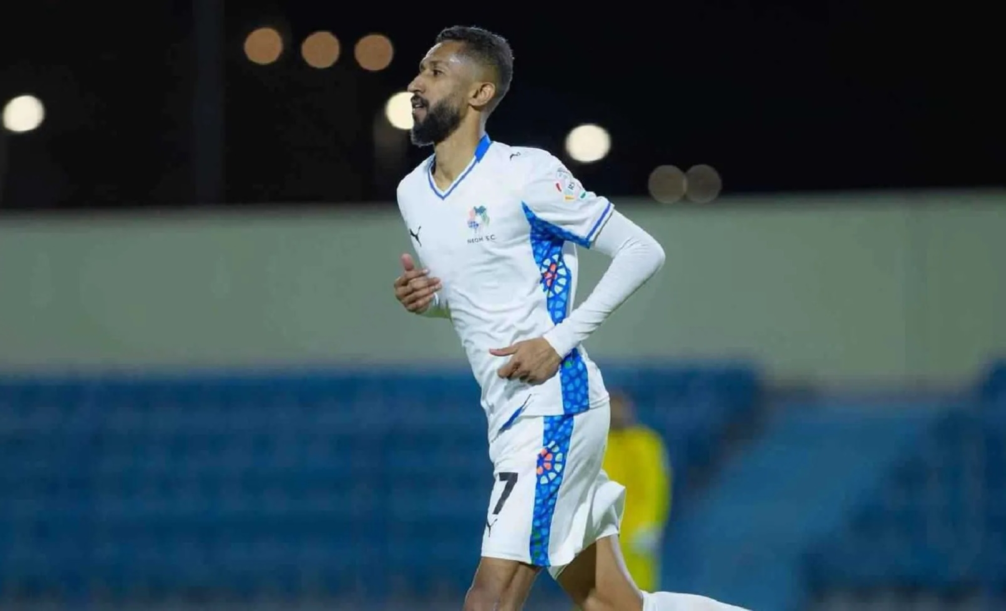 سلمان الفرج يواجه الهلال لأول مرة في دوري روشن مع نيوم