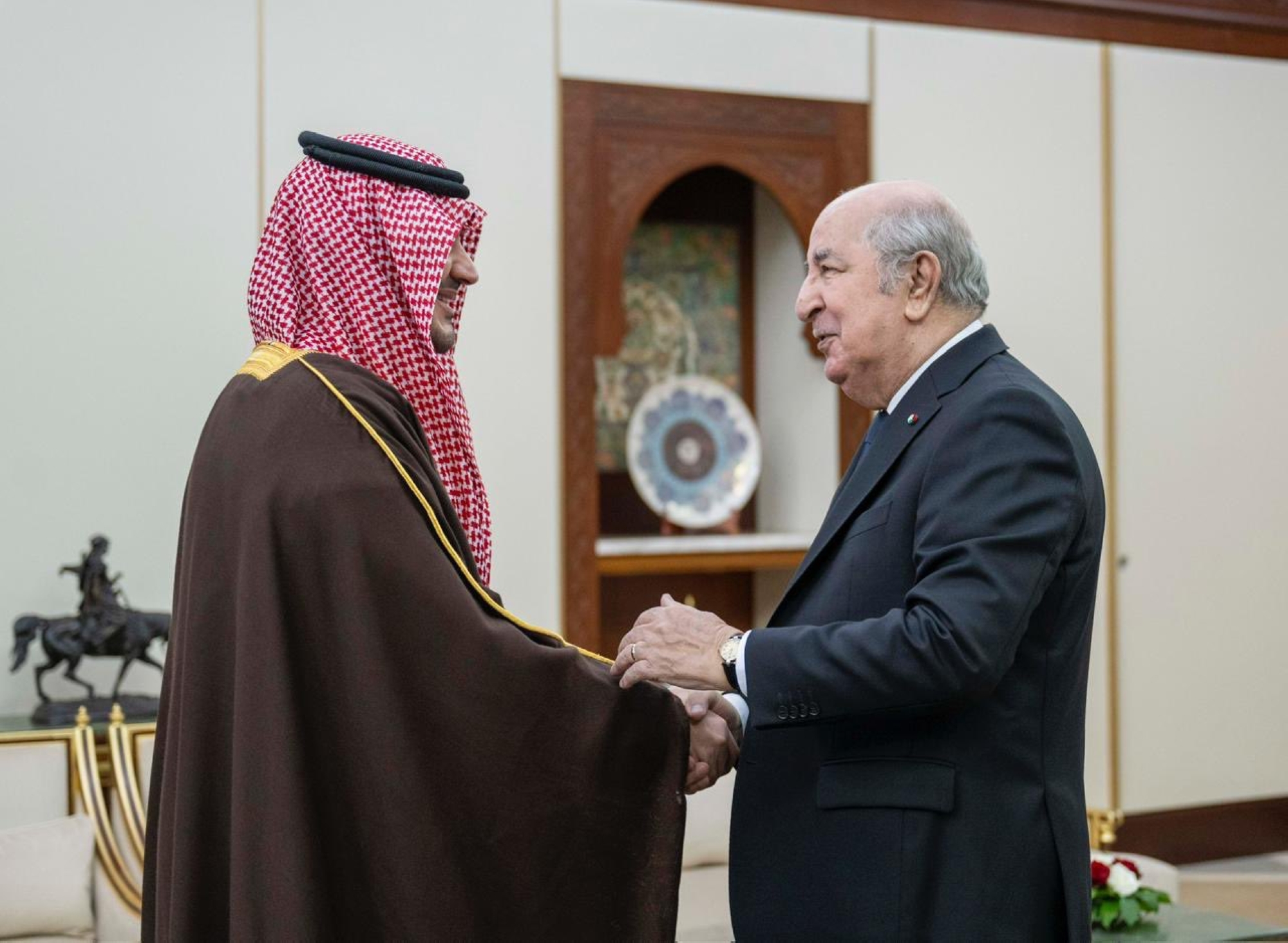 تعاون أمني سعودي جزائري لتعزيز استقرار المنطقة