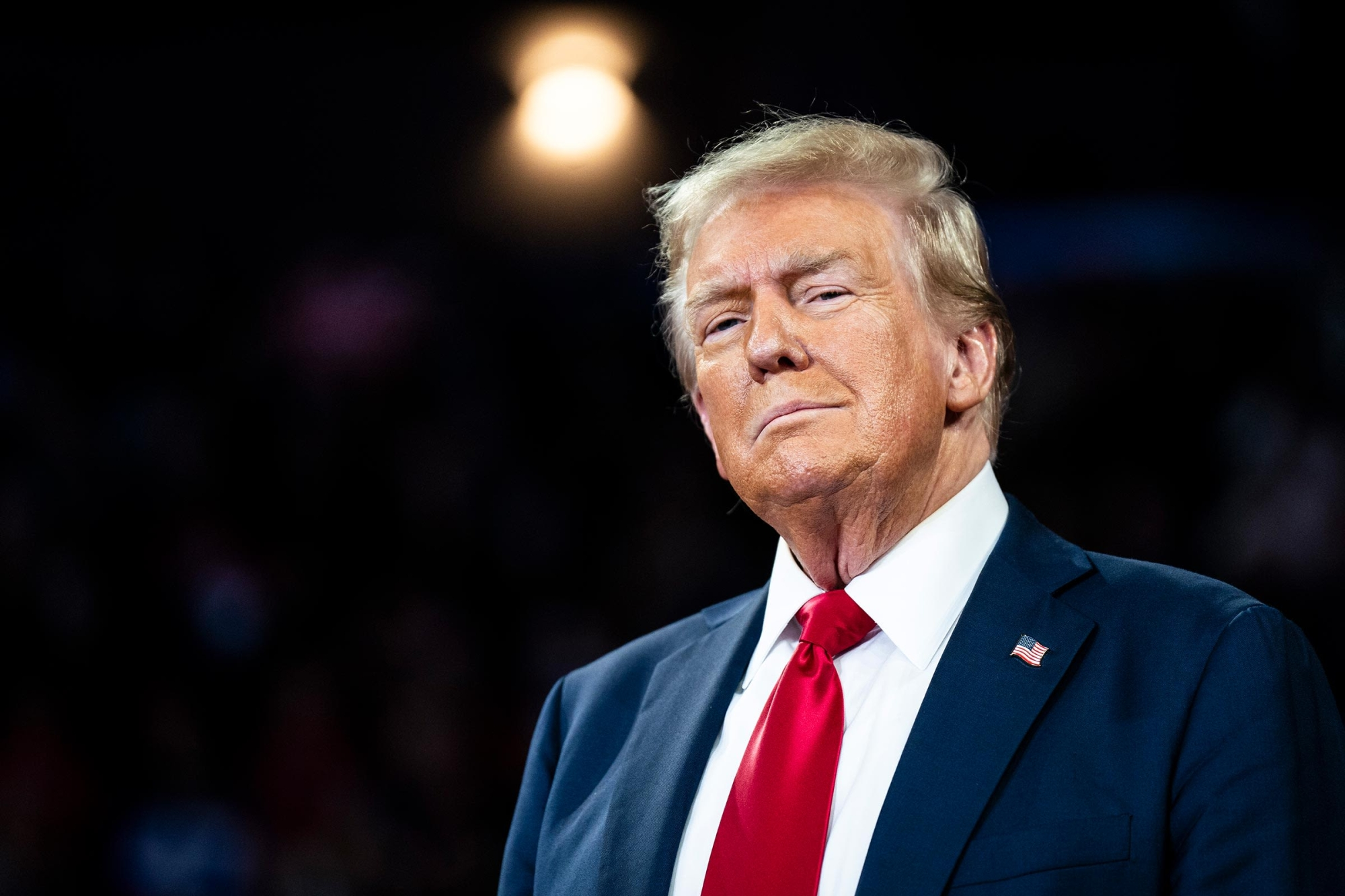 ترامب يهدد بمحو إيران وطهران تتوعد بالانتقام لخامنئي