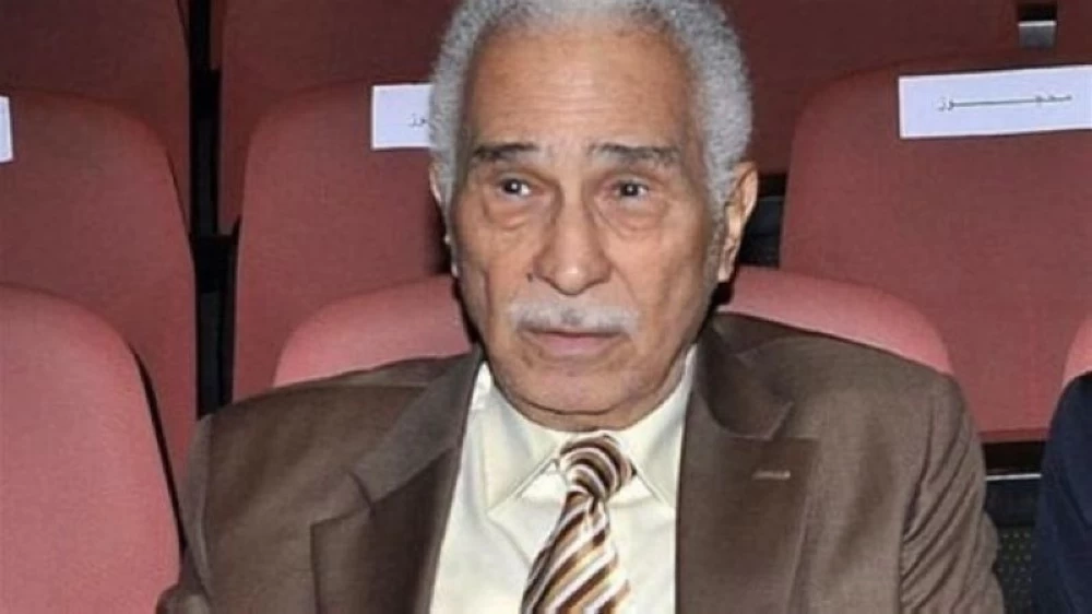 أسرة عبد الرحمن أبو زهرة تقاضي مروجي شائعات تدهور صحته