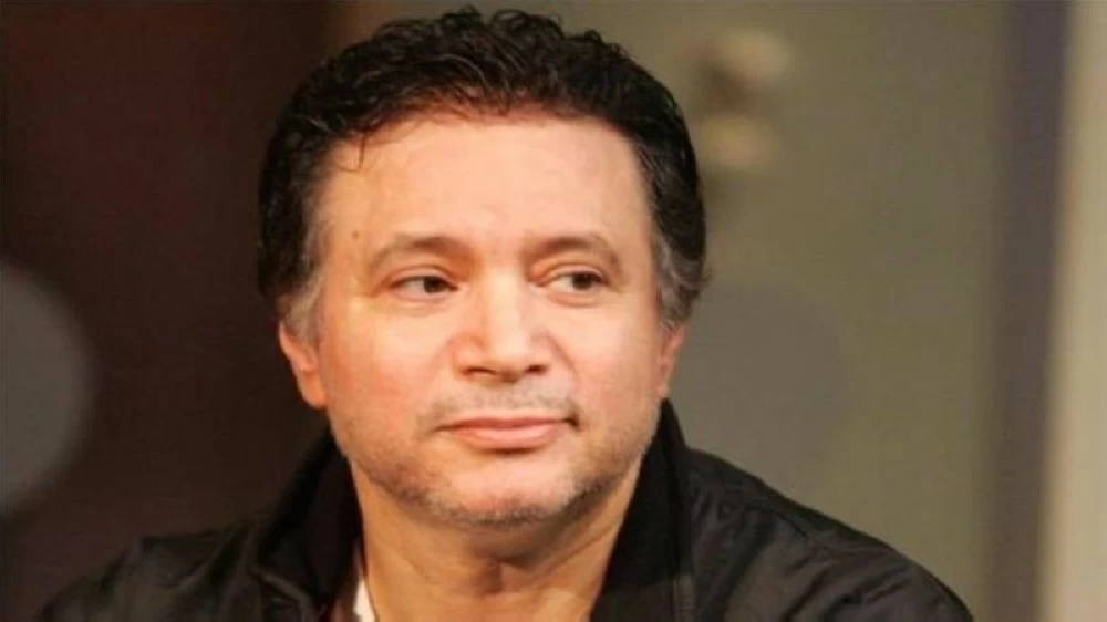 خروج نجل إيمان البحر درويش من السجن وتطورات صحة والده