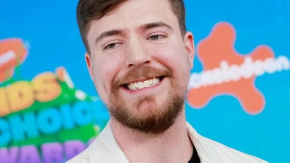 مستر بيست يخسر الملايين بسبب نسر أصلع: القصة الكاملة