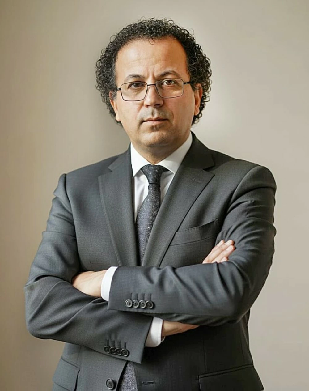 مراجعة مجموعة سوابيط مظلمة لموسى الثنيان: واقعية سحرية وأزمات وجودية