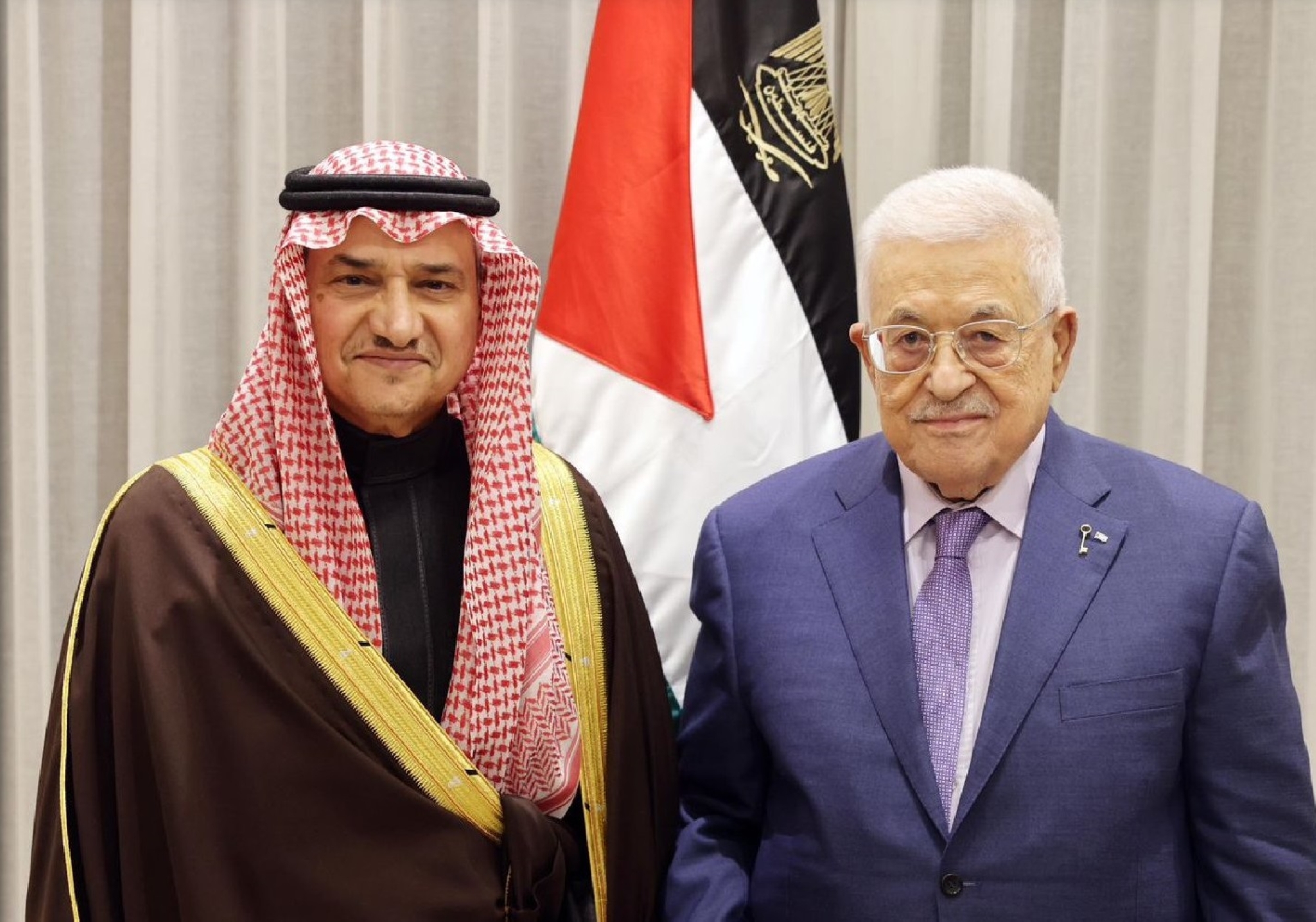 Prince Mansour bin Khalid presents his credentials as ambassador to Palestine