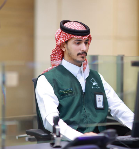 خدمة تواصل الجوازات عبر أبشر: حل المعاملات المتعذرة إلكترونياً