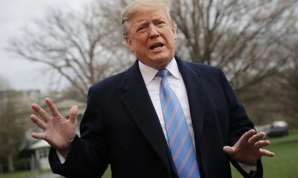 ترامب يشارك بمحادثات إيران النووية وسط حشود عسكرية