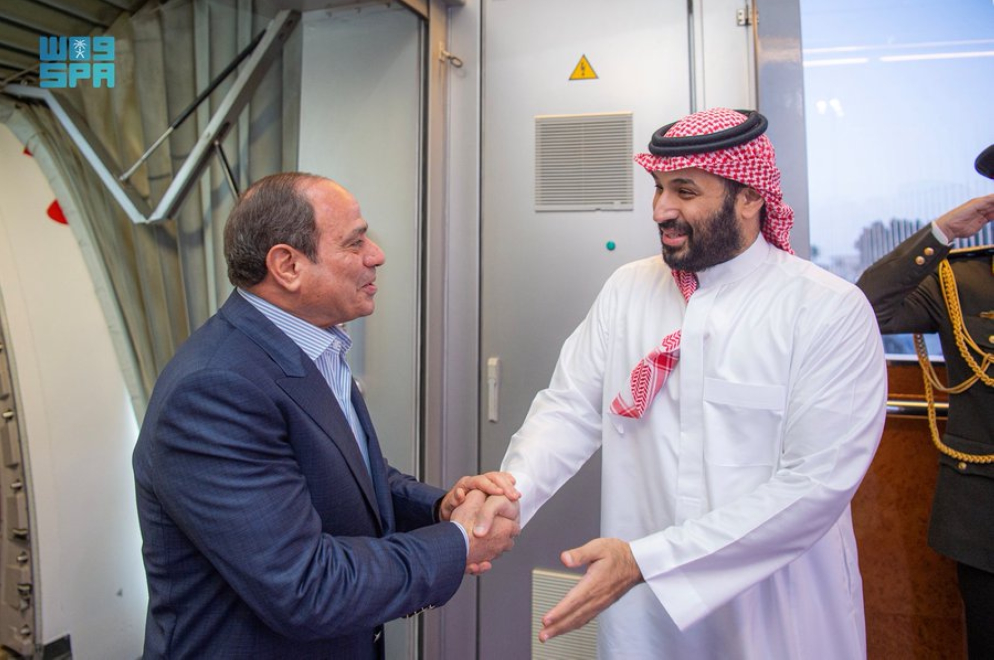 السيسي يصل جدة ومحمد بن سلمان يستقبله لتعزيز الشراكة