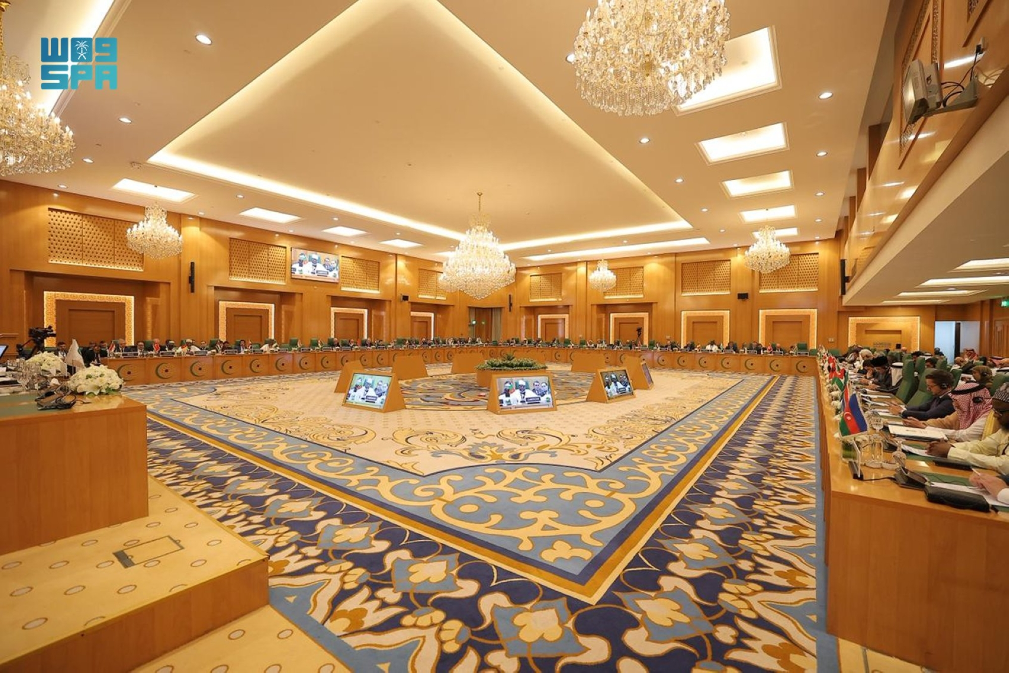 الخريجي يبحث قرارات إسرائيل في اجتماع التعاون الإسلامي بجدة