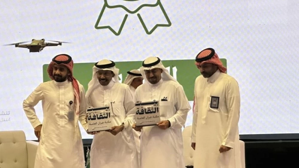 أمسية عبده خال في صبيا: احتفاء بفينيق الرواية السعودية